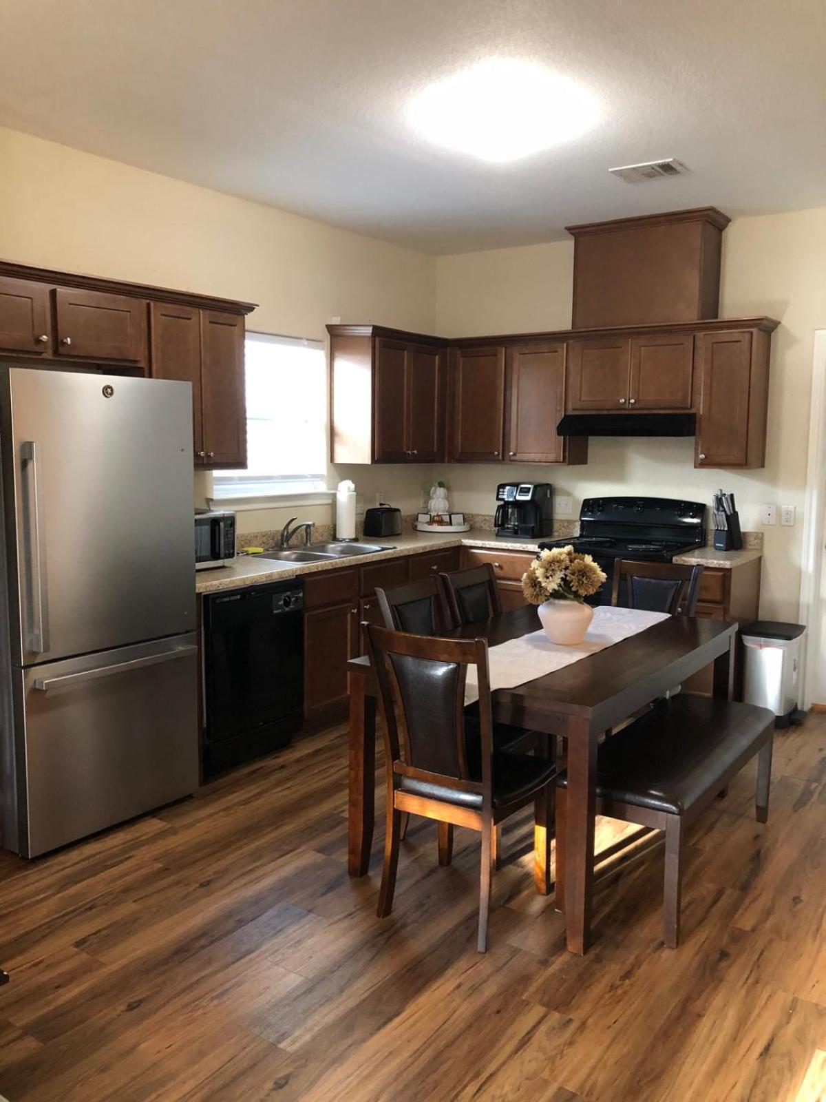 Spacious Villa Close To The Beach, 10 Sleeps Galveston Exterior photo
